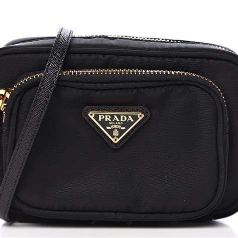 prada tessuto saffiano wristlet